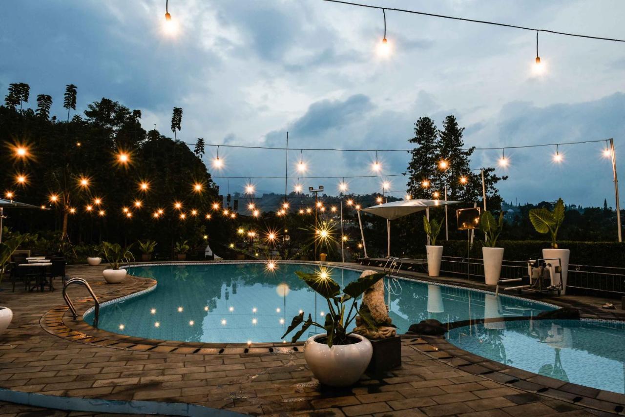 Jsi Resort Puncak Esterno foto